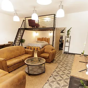 Appartement Loft SSL INSOLITE!!!!, Gignac-la-Nerthe