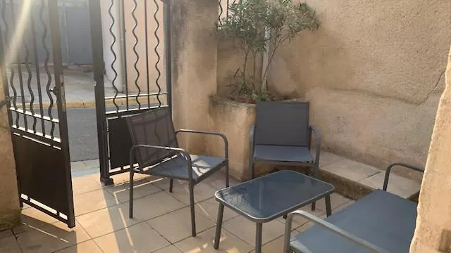 Logement Sur Pte Cour, Rez De Chaussee, Wifi, Clim ヴデーヌ アパート